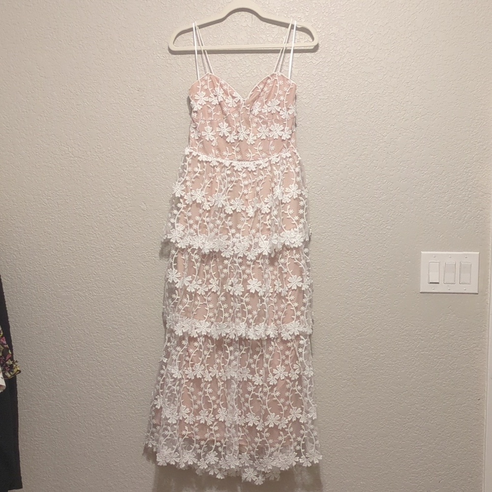 Endless Rose nude white floral sleeveless lace tiered backless midi dress - Picture 5 of 13